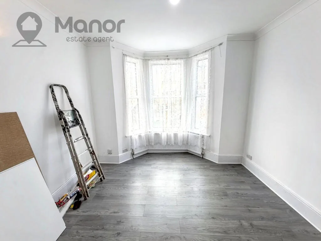 5 bedroom terraced house for rent