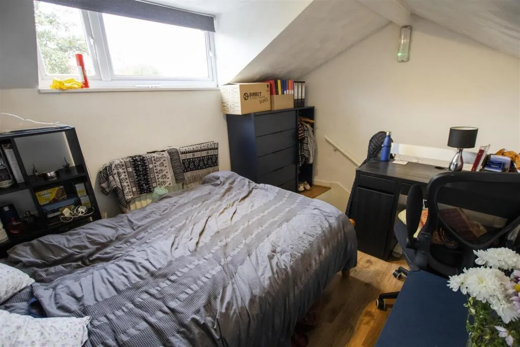 5 bedroom house of multiple occupation for rent