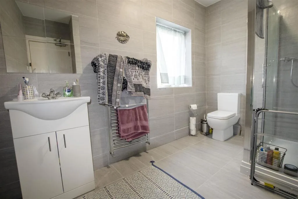 5 bedroom house of multiple occupation for rent