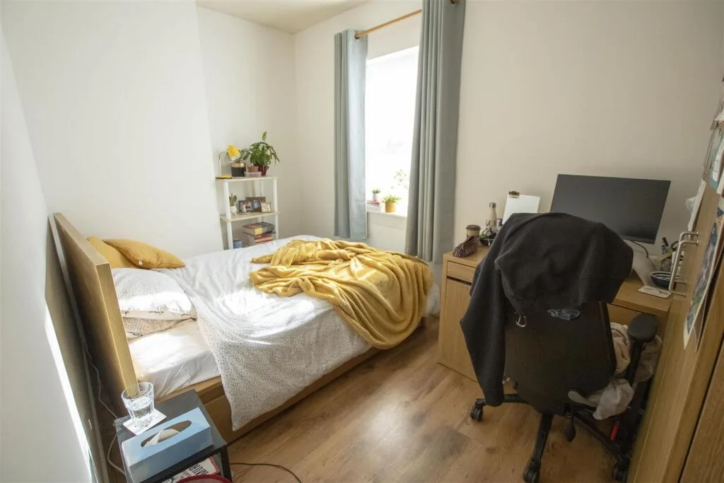 5 bedroom house of multiple occupation for rent
