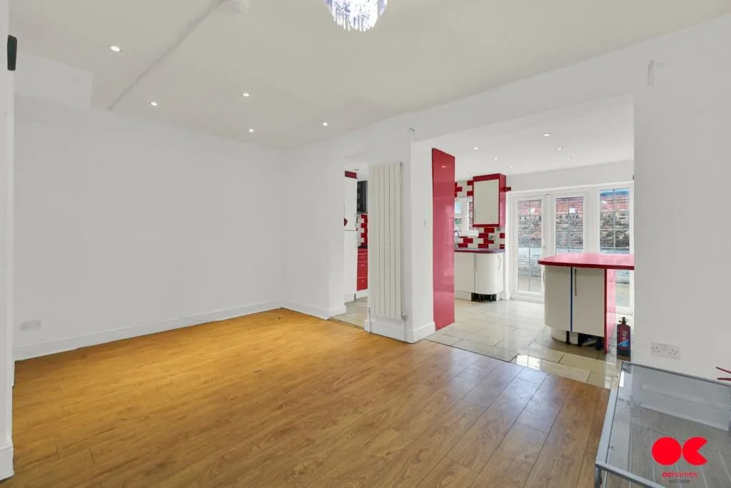 5 bedroom terraced house for rent