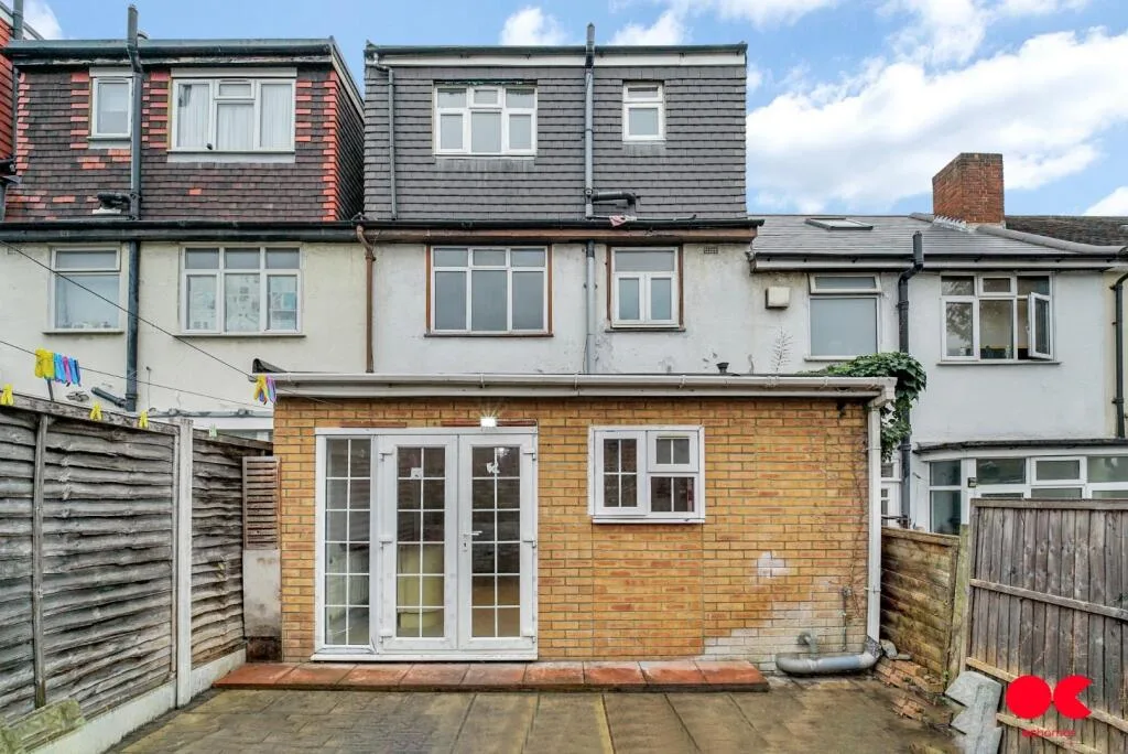 5 bedroom terraced house for rent