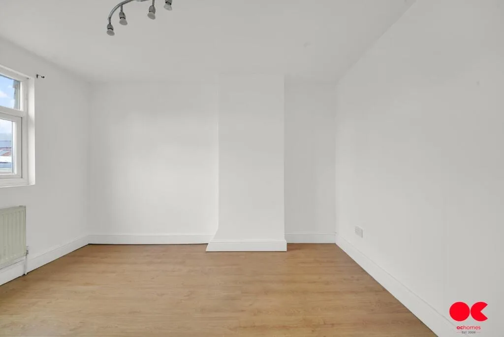 5 bedroom terraced house for rent