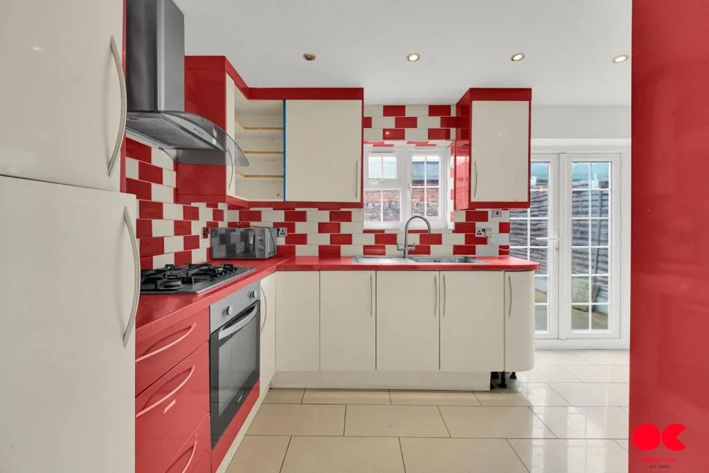 5 bedroom terraced house for rent