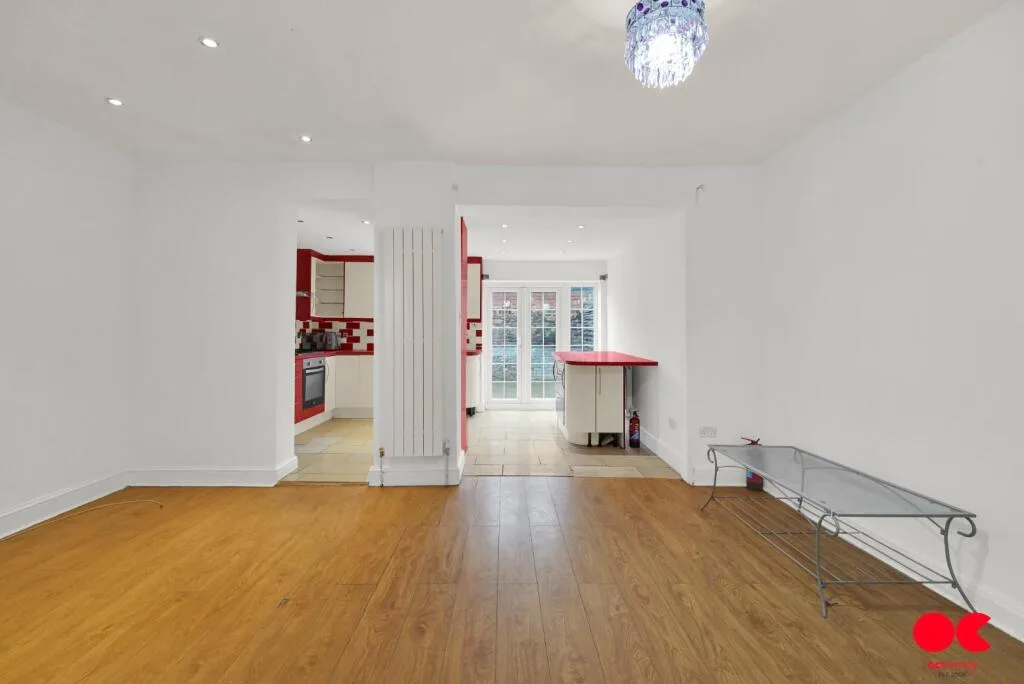 5 bedroom terraced house for rent