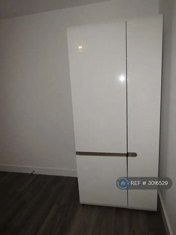 4 bedroom semi-detached house for rent