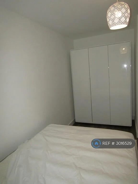 4 bedroom semi-detached house for rent