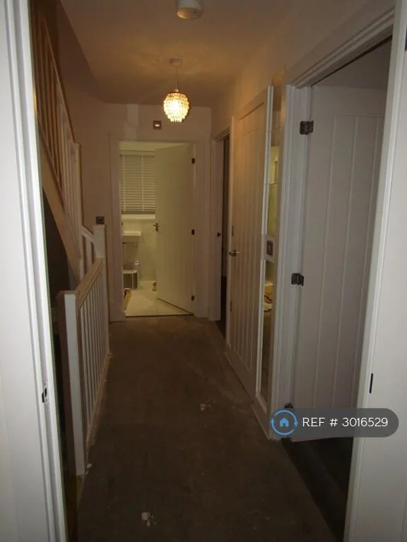 4 bedroom semi-detached house for rent