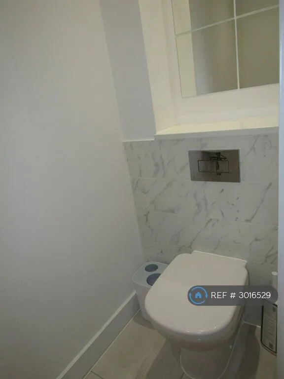 4 bedroom semi-detached house for rent