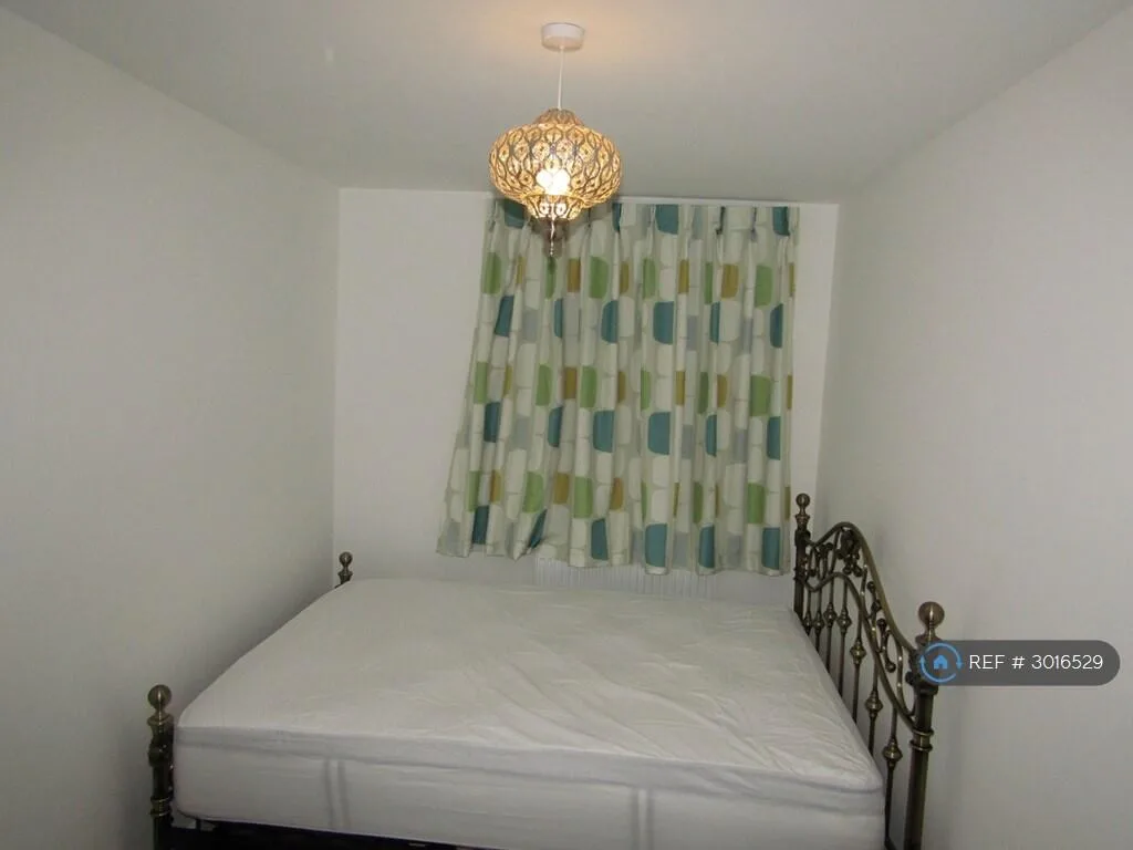 4 bedroom semi-detached house for rent
