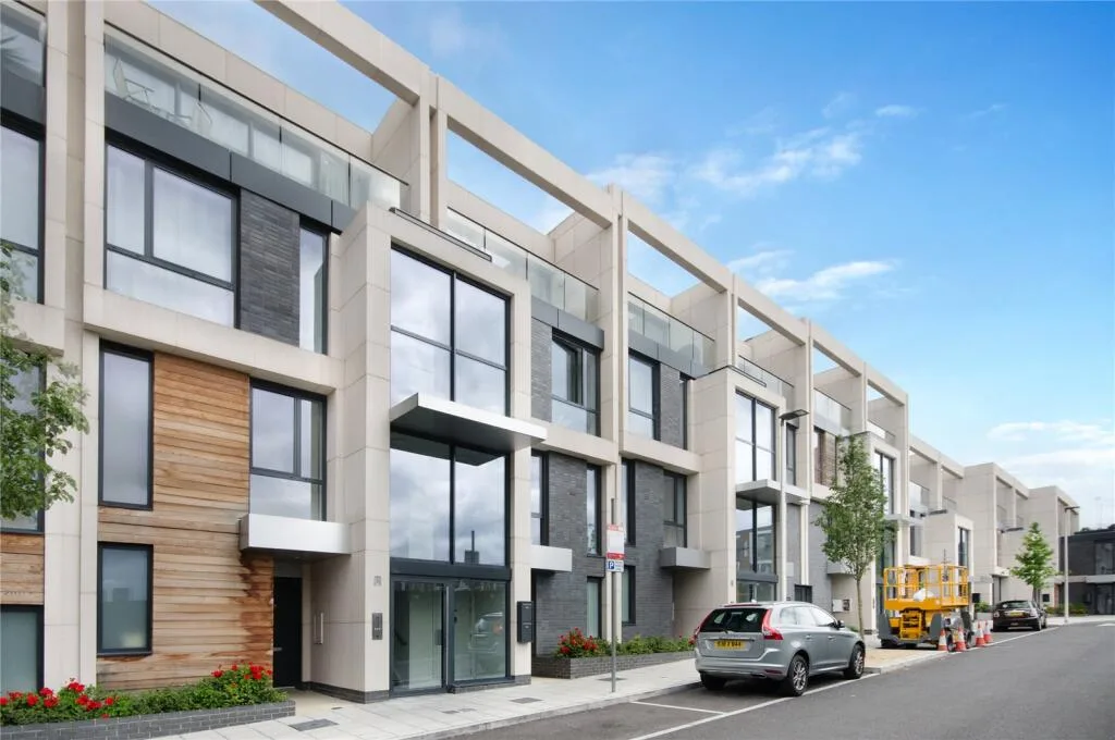 3 bedroom maisonette for rent