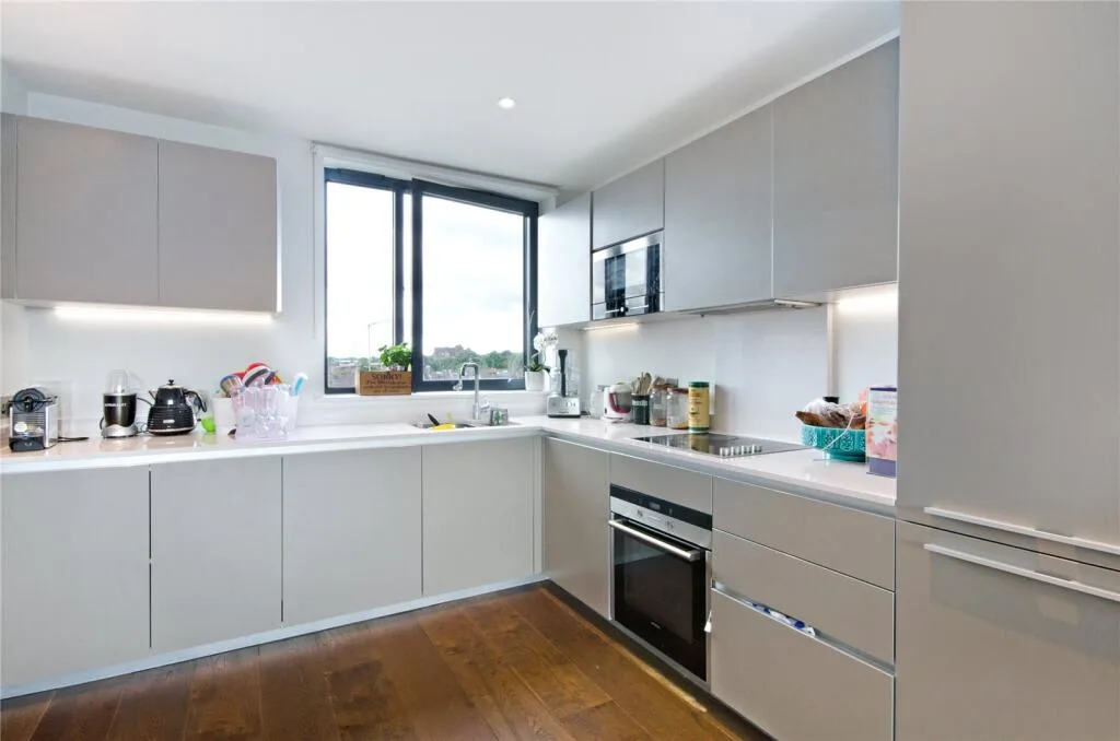 3 bedroom maisonette for rent