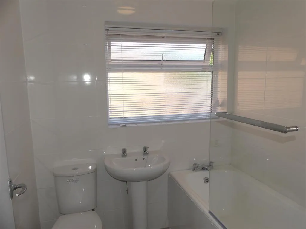2 bedroom maisonette for rent
