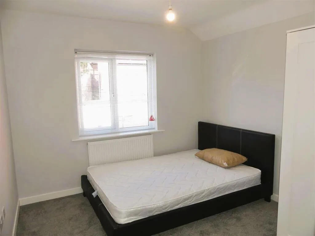 2 bedroom maisonette for rent