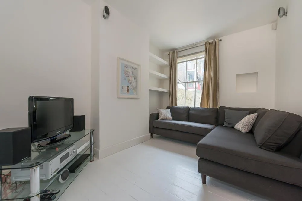2 bedroom end of terrace house for rent