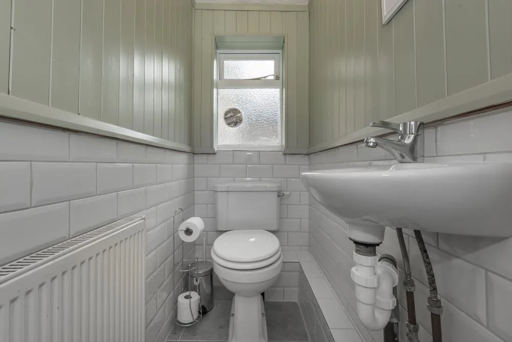 2 bedroom end of terrace house for rent