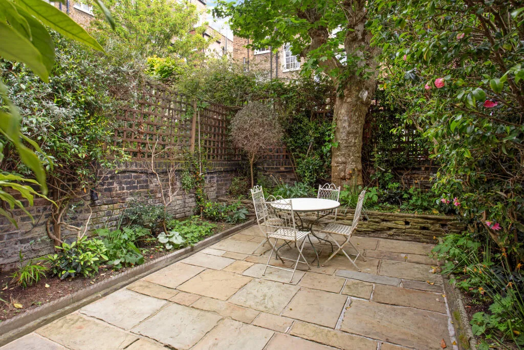 4 bedroom terraced house for rent
