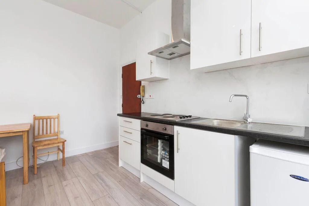 Studio flat for rent