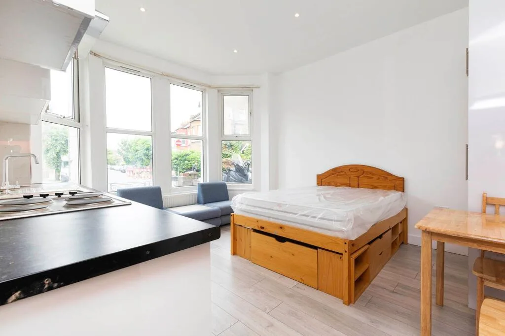 Studio flat for rent