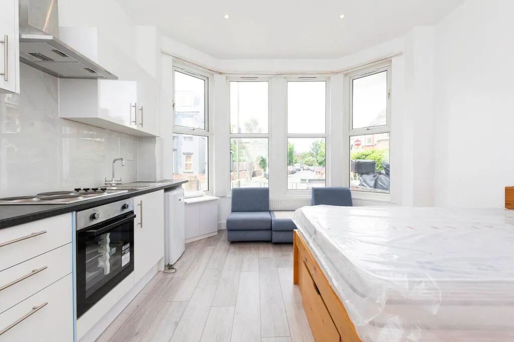 Studio flat for rent