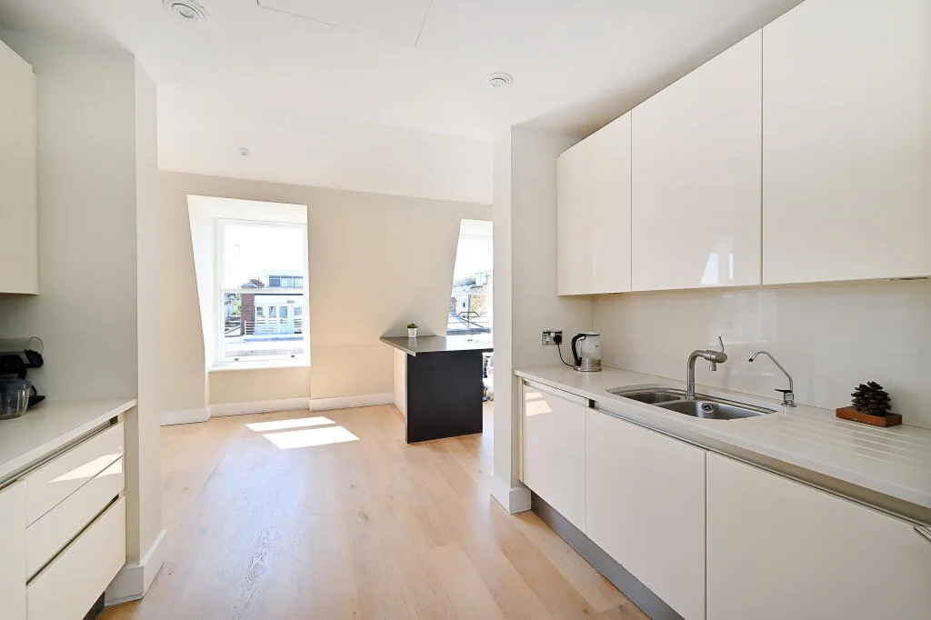 3 bedroom maisonette for rent