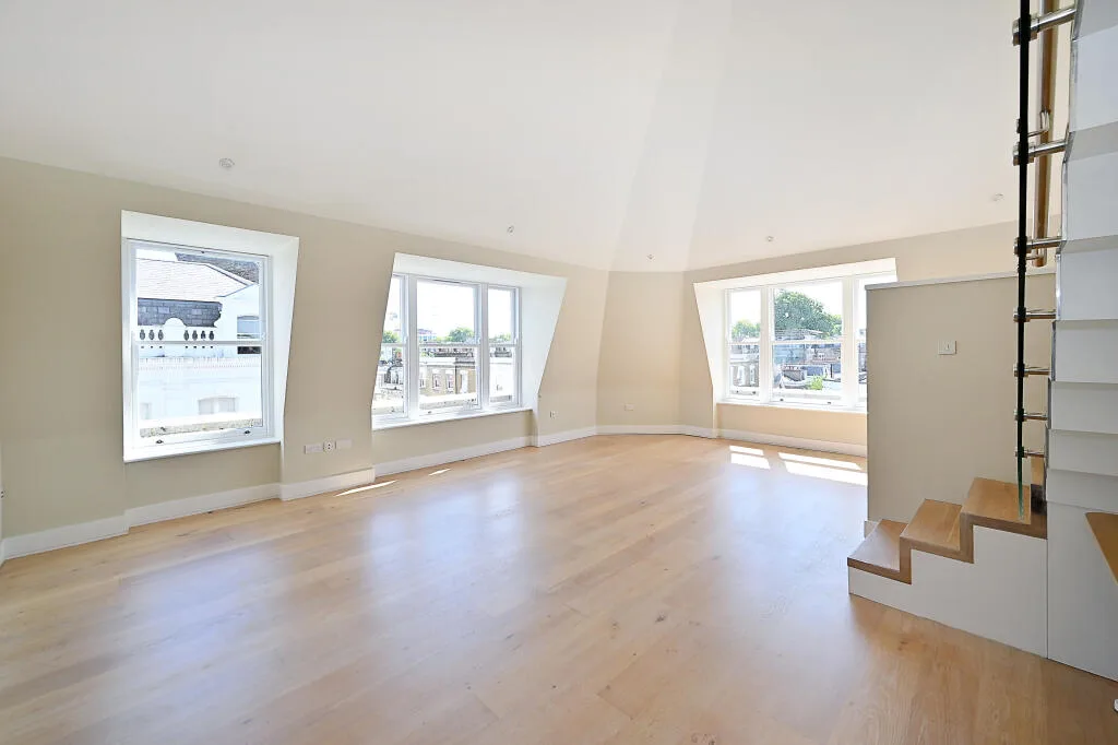 3 bedroom maisonette for rent