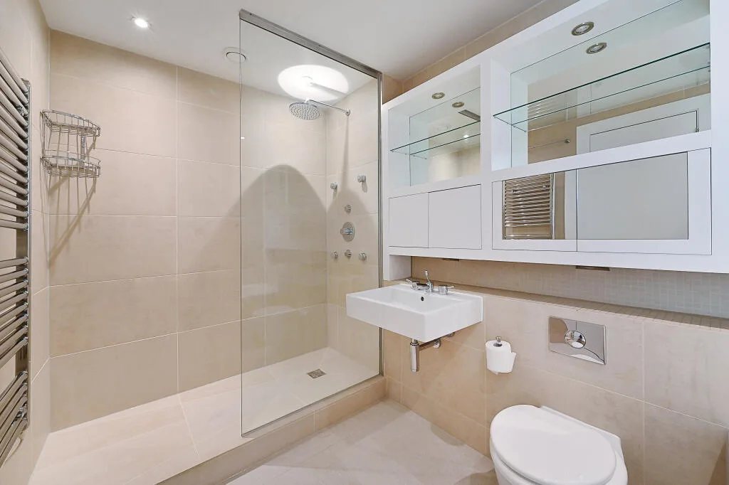 3 bedroom maisonette for rent