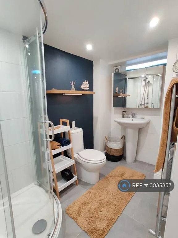 2 bedroom maisonette for rent