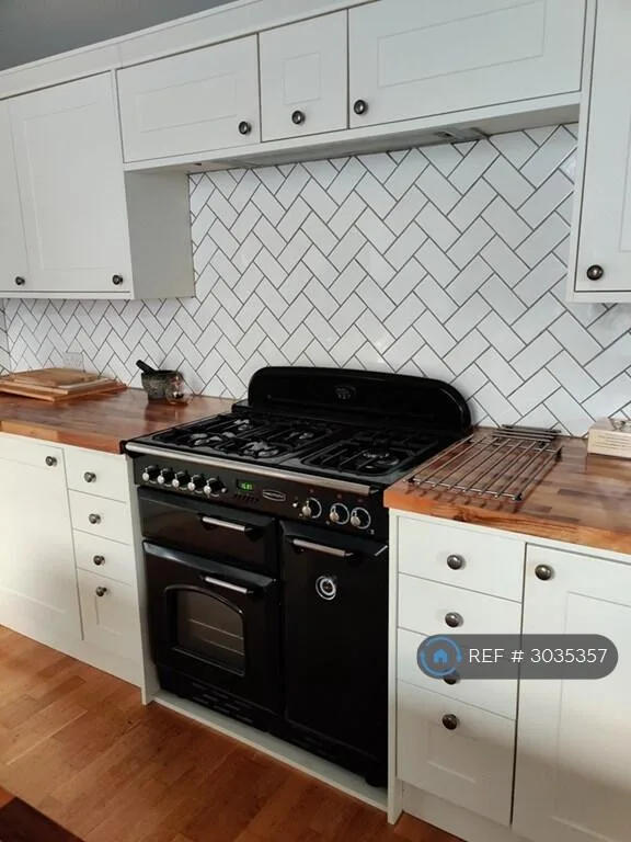 2 bedroom maisonette for rent