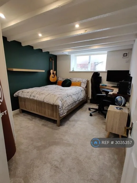 2 bedroom maisonette for rent