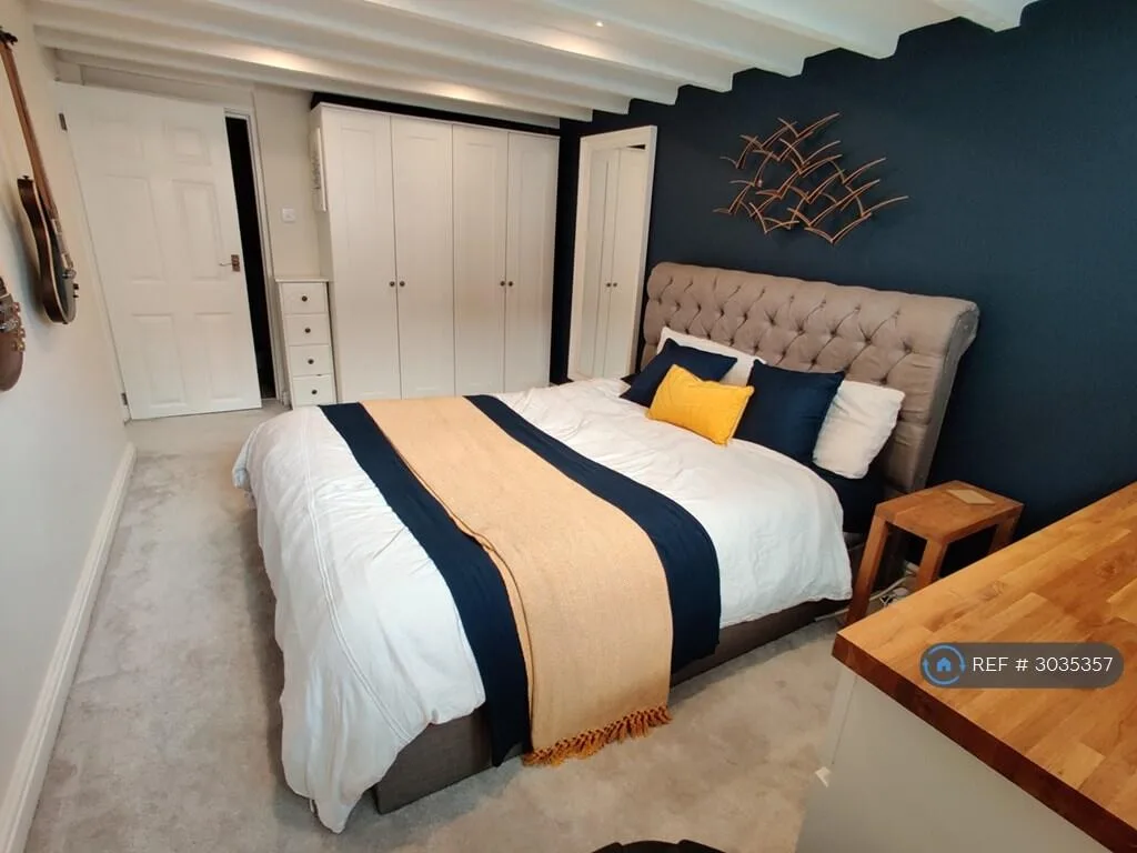 2 bedroom maisonette for rent