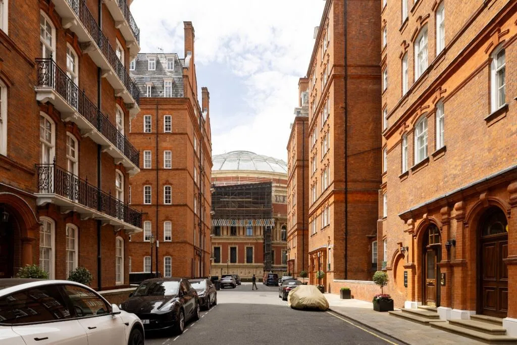 3 bedroom flat for rent