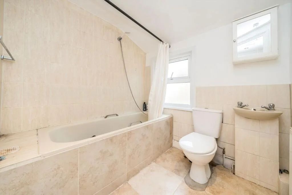 3 bedroom flat for rent
