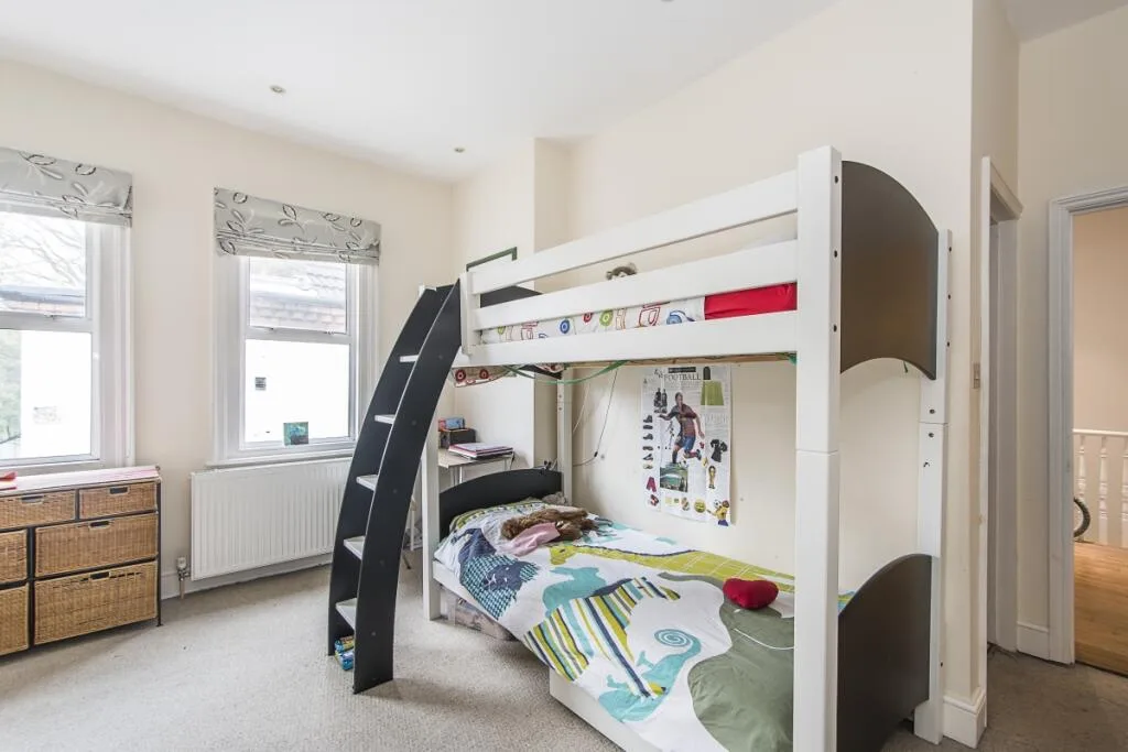 3 bedroom maisonette for rent