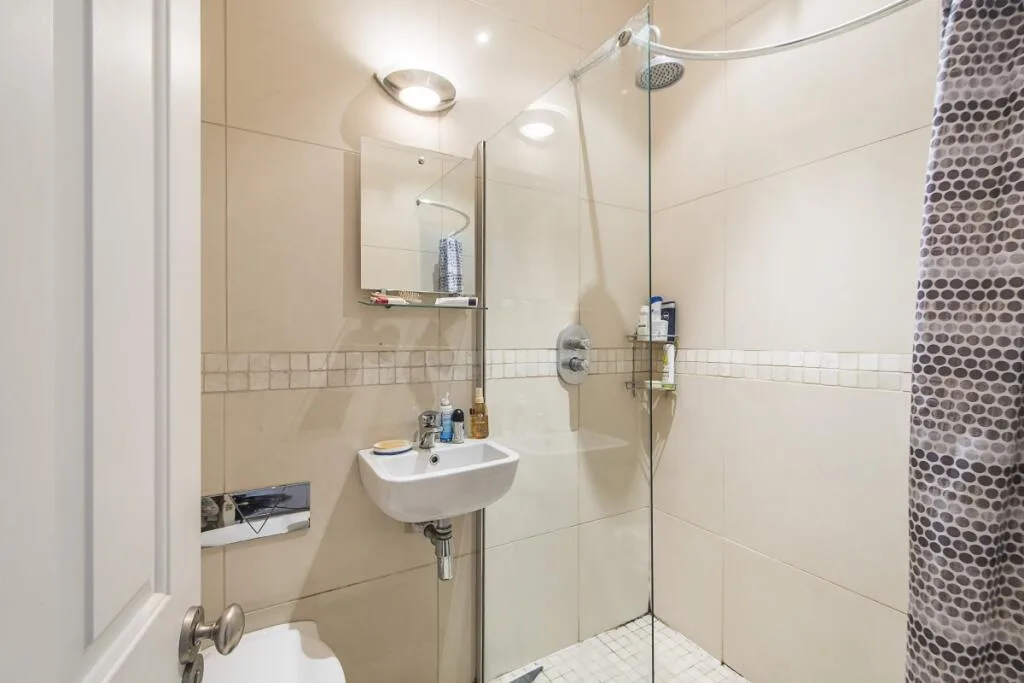 3 bedroom maisonette for rent