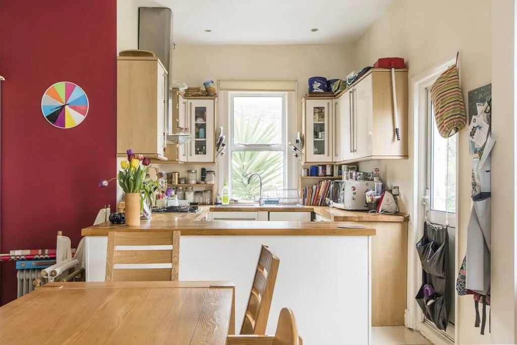 3 bedroom maisonette for rent