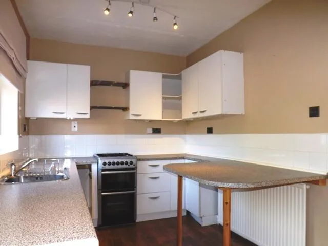 2 bedroom end of terrace house for rent
