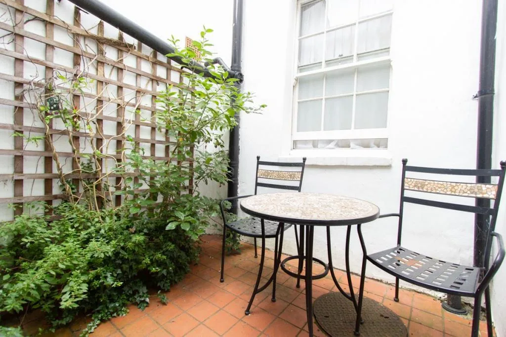 Studio flat for rent
