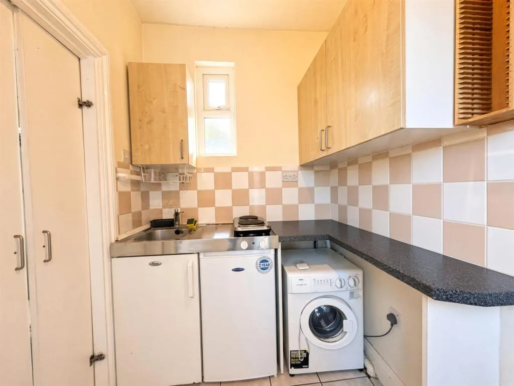 Studio flat for rent