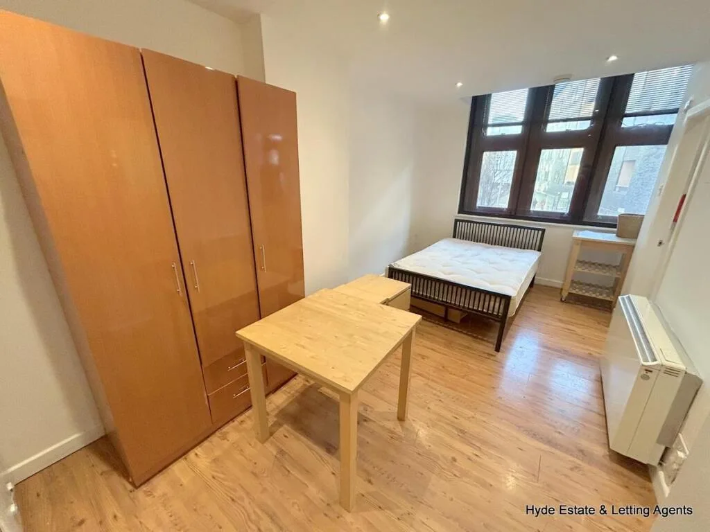 Studio flat for rent