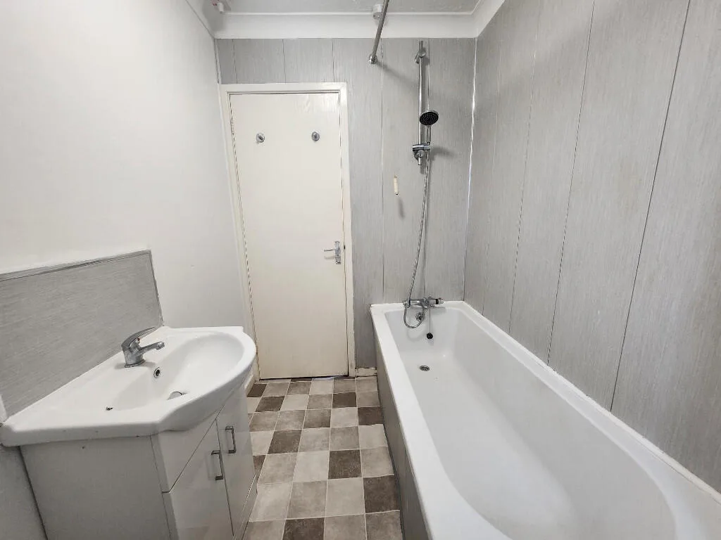 2 bedroom semi-detached house for rent