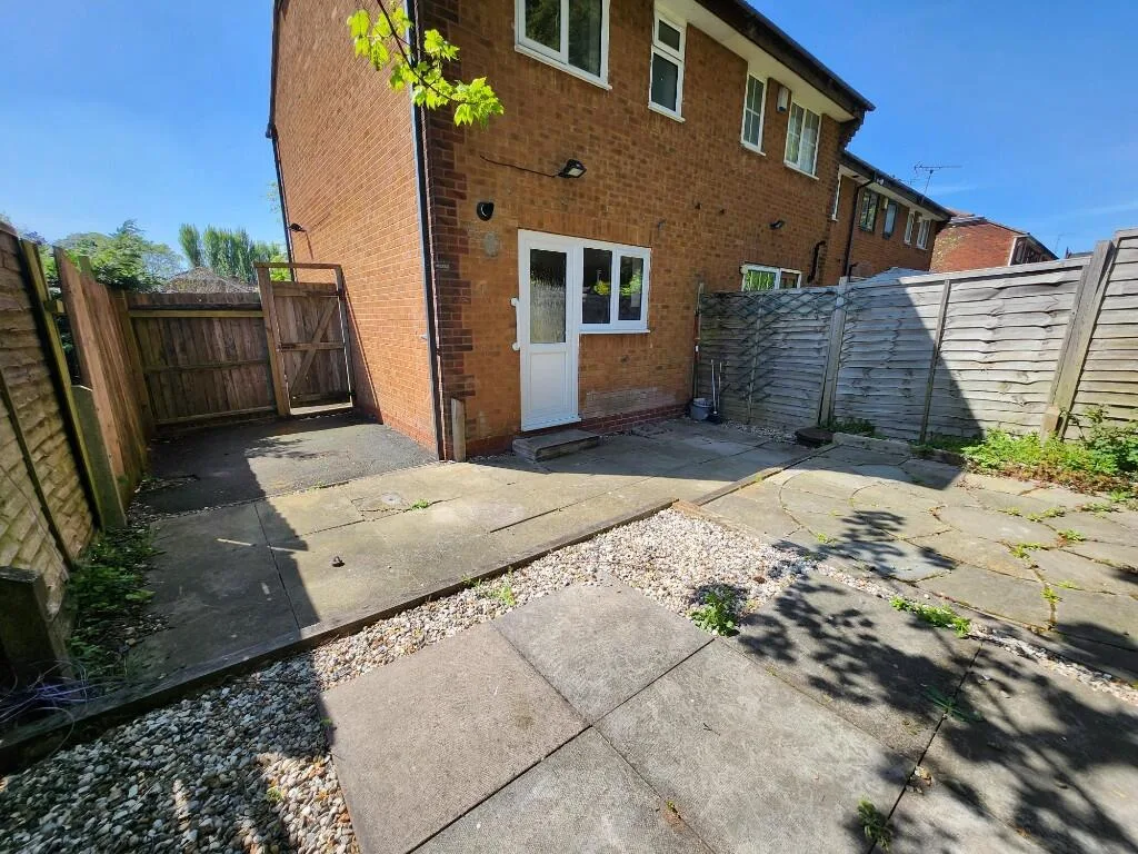 2 bedroom semi-detached house for rent