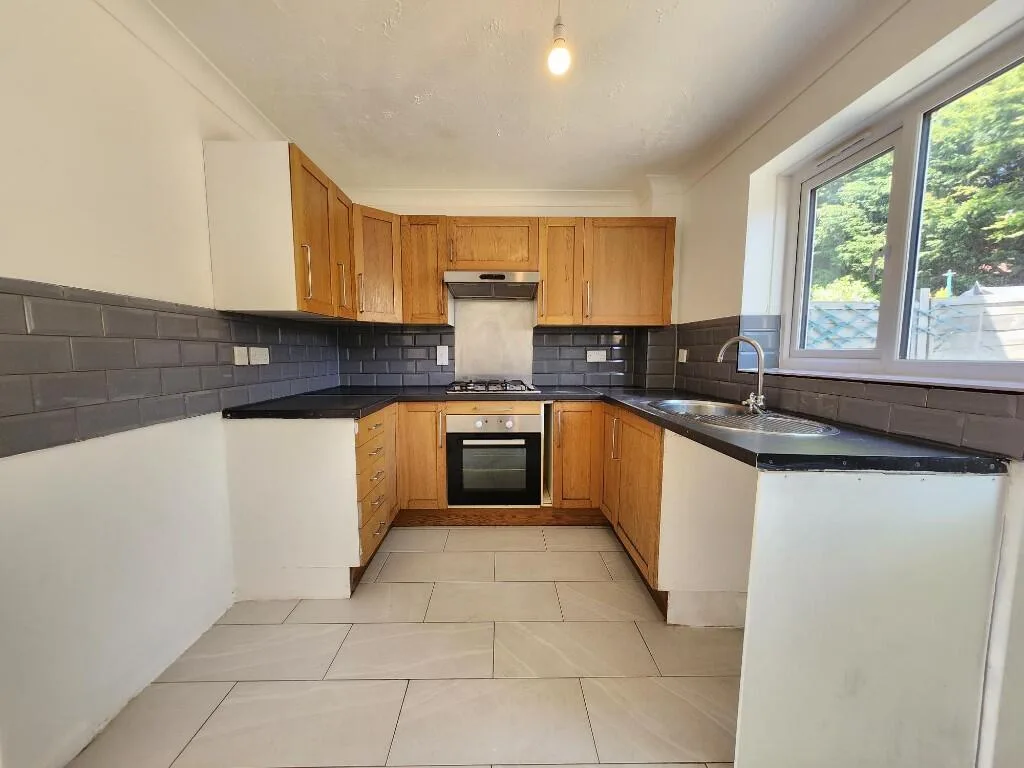 2 bedroom semi-detached house for rent