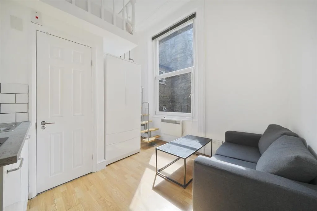 Studio flat for rent