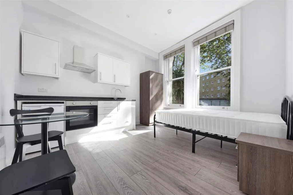 Studio flat for rent