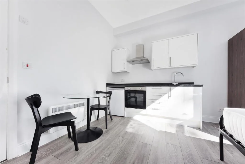 Studio flat for rent