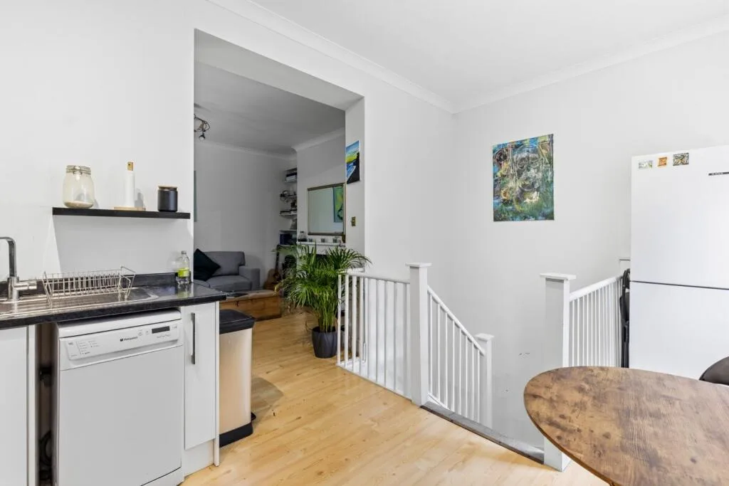 2 bedroom maisonette for rent