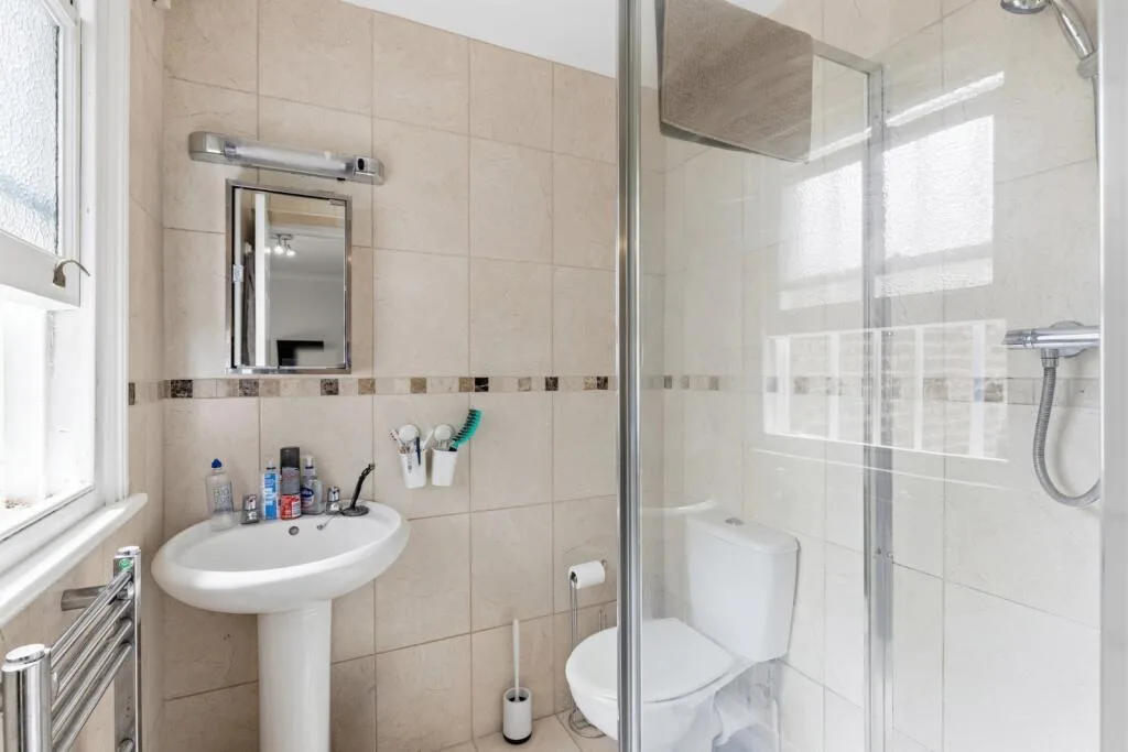 2 bedroom maisonette for rent