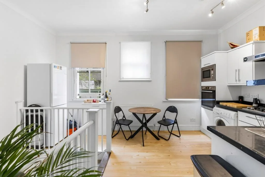 2 bedroom maisonette for rent