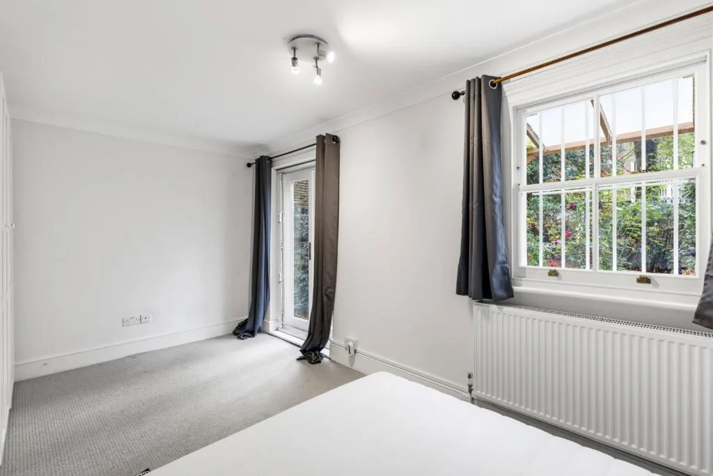 2 bedroom maisonette for rent